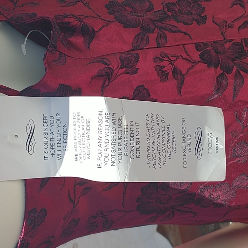 Dress - Picture 6 of 6
